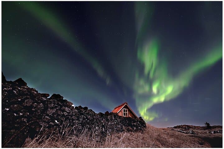 Northern Lights Small Group Tour with Hot Cocoa & Free Photos — photo 2