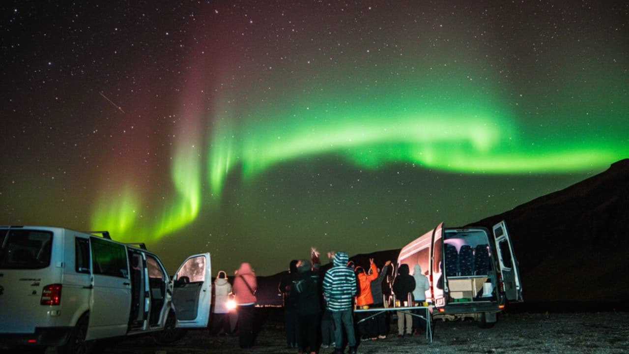 Northern Lights with Photo, Pastries and Hot Cocoa - 4x4 Tour from Reykjavík — photo 2