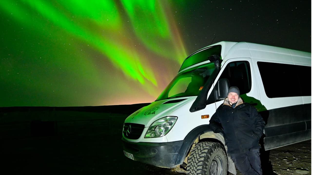 Northern Lights with Photo, Pastries and Hot Cocoa - 4x4 Tour from Reykjavík — photo 3